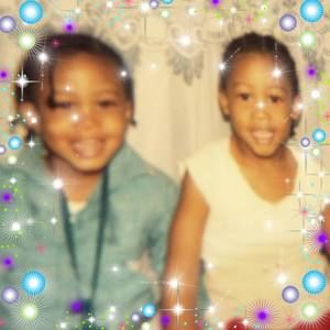 Meet your Posher, Delcenia